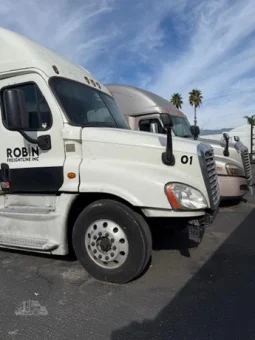 Used 2015 Freightliner Cascadia 125 Sleeper in Fontana, California