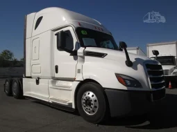 Used 2019 Freightliner CASCADIA 116 Sleeper in Fontana, California