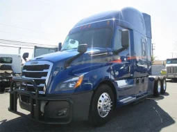 Used 2020 Freightliner Cascadia 126 Sleeper in Fontana, California