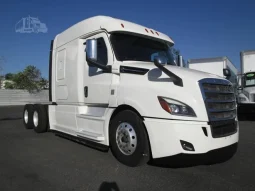 Used 2019 Freightliner Cascadia 126 Sleeper in Fontana, California