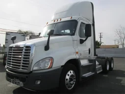 Used 2018 Freightliner Cascadia 125 Day Cab in Fontana, California