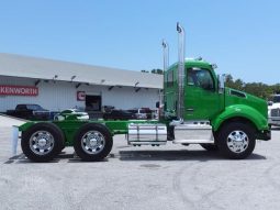 New 2025 Kenworth T880 Day Cab in Naples, Florida