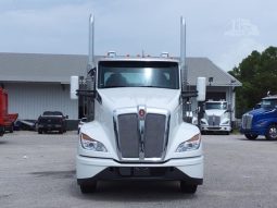 New 2025 Kenworth T680 Day Cab in Naples, Florida