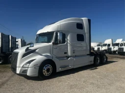 Used 2020 Volvo VNL64T860 Sleeper in Houston Texas