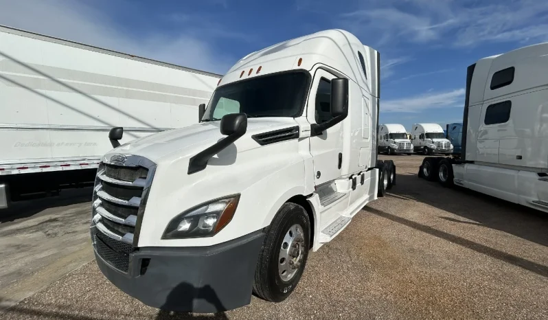 
								Used 2018 Freightliner Cascadia Sleeper in Houston Texas full									