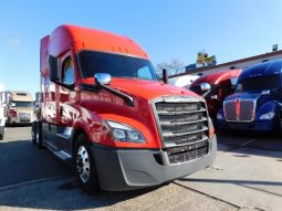 Used 2019 Freightliner Cascadia Sleeper in St Elizabeth New Jersey