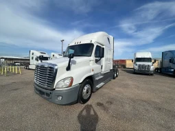 Used 2017 Freightliner Cascadia Sleeper in Houston Texas