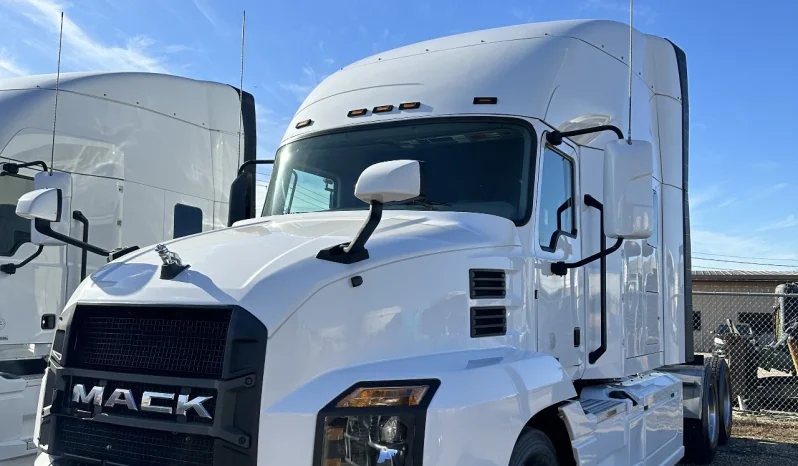 
								Used 2020 Mack ANTHEM Sleeper in Houston Texas full									