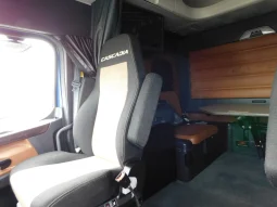 Used 2020 Freightliner Cascadia Sleeper in St Elizabeth New Jersey