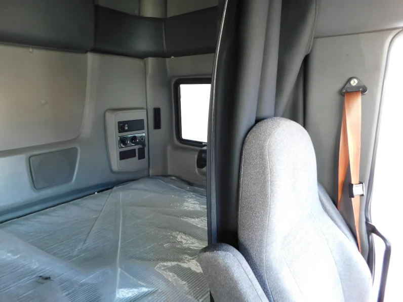 
								Used 2019 International LT Sleeper in St Elizabeth New Jersey full									