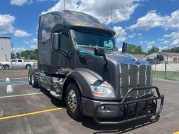 Used 2021 Peterbilt 579 Sleeper in Jeffersonville Indiana