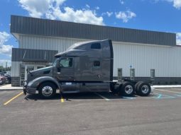 Used 2021 Peterbilt 579 Sleeper in Jeffersonville Indiana