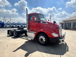 Used 2016 Kenworth T680 Day Cab in Houston Texas