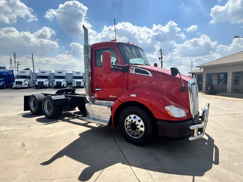 
								Used 2016 Kenworth T680 Day Cab in Houston Texas full									