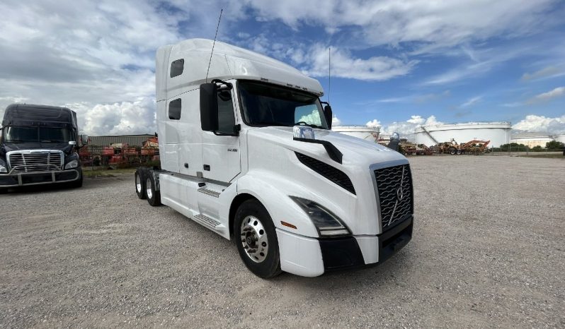 
								Used 2019 Volvo VNL64T760 Sleeper in Houston Texas full									