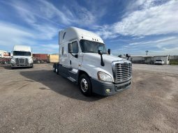 Used 2017 Freightliner Cascadia Sleeper in Houston Texas