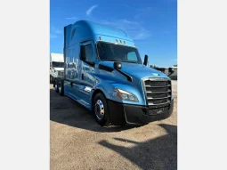 Used 2020 Freightliner Cascadia Sleeper in Houston Texas