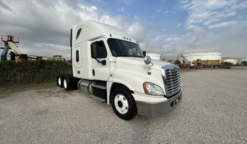 
								Used 2018 Freightliner Cascadia Sleeper in Houston Texas full									