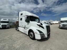 Used 2020 Volvo VNL64T760 Sleeper in Houston Texas