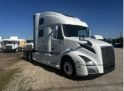 Used 2020 Volvo VNL64T860 Sleeper in Houston Texas