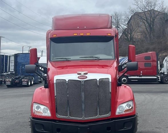 
								Used 2020 Peterbilt 579 Sleeper in North Bergen New Jersey full									