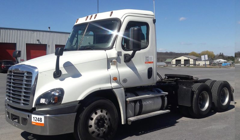 
								Used 2016 Freightliner Cascadia Day Cab in Shippensburg Pennsylvania full									