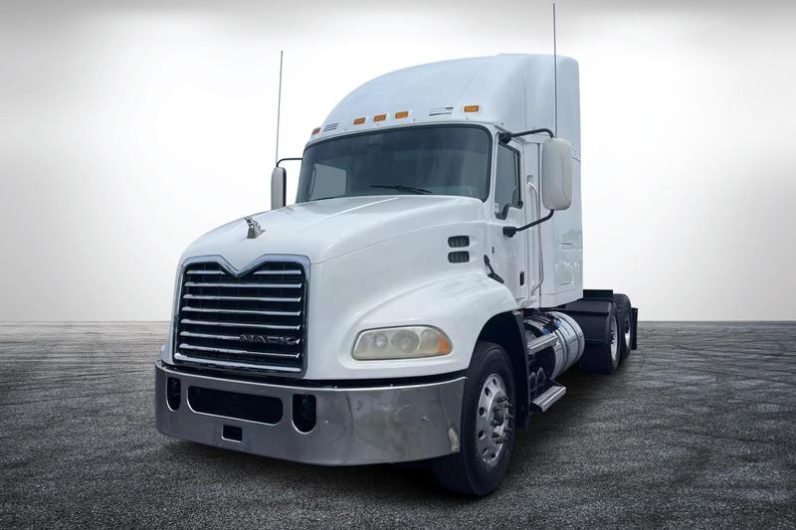 
								Used 2016 Mack CXN Sleeper in Miami Florida full									