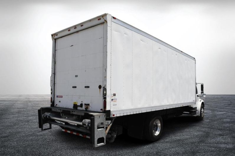 
								Used 2016 Freightliner M106 Box Truck in Miami Florida full									