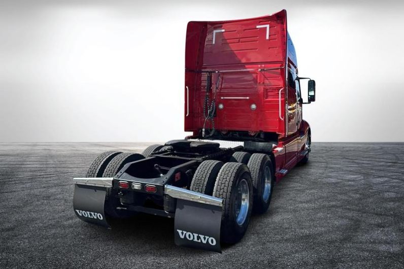 
								Used 2019 Volvo VNL760 Sleeper in Miami Florida full									