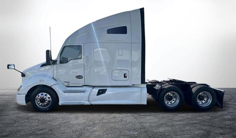 
								Used 2020 Kenworth T600 Sleeper in Miami Florida full									