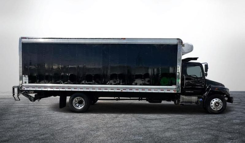 
								Used 2019 Hino 258 Box Truck in Miami Florida full									