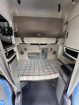 Used 2019 Volvo VNL Sleeper in Miami Florida