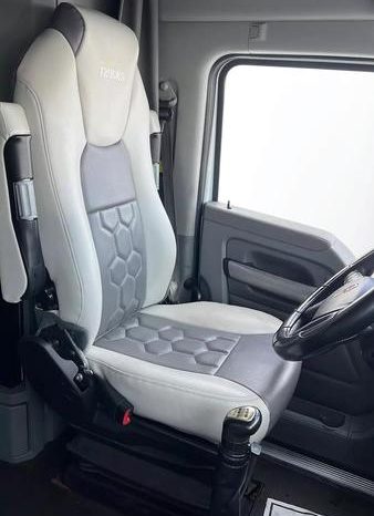 
								Used 2018 Kenworth T600 Sleeper in Miami Florida full									