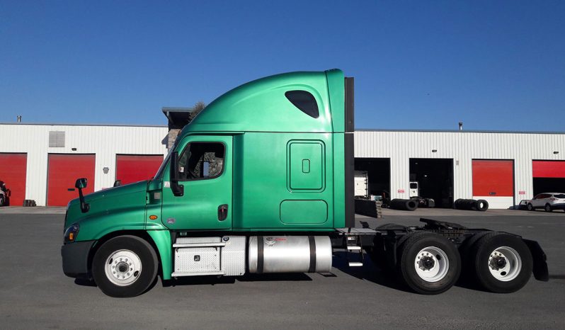 
								Used 2018 Freightliner Cascadia Sleeper in Shippensburg Pennsylvania full									