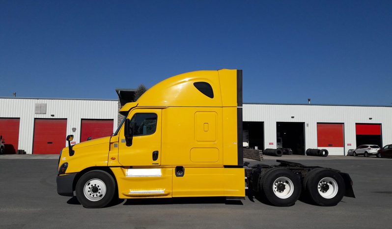 
								Used 2018 Freightliner Cascadia Sleeper in Shippensburg Pennsylvania full									