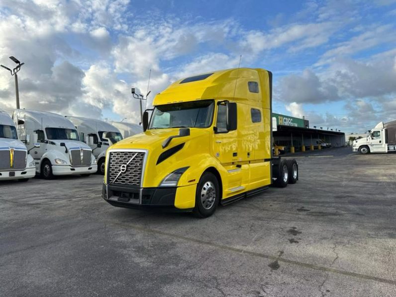 
								Used 2020 Volvo VNL760 Sleeper in Miami Florida full									