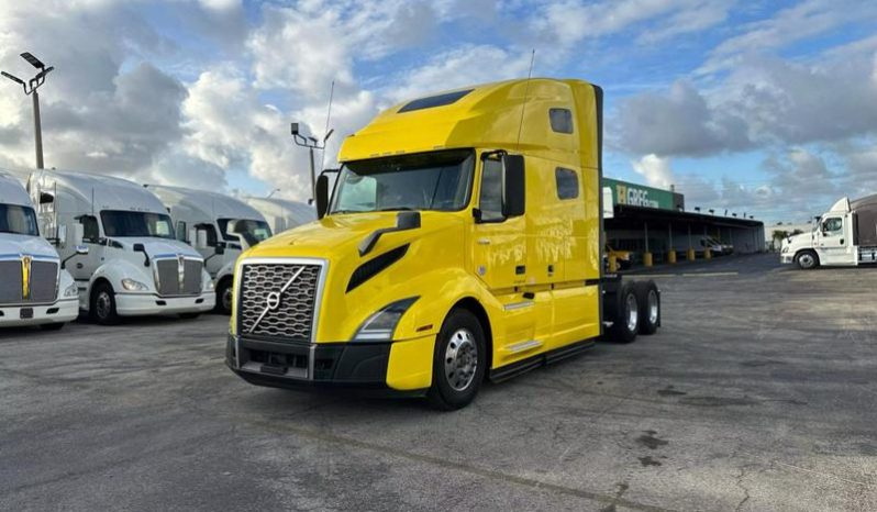 
								Used 2020 Volvo VNL760 Sleeper in Miami Florida full									