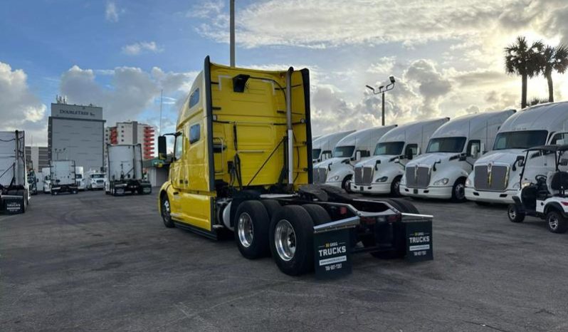 
								Used 2020 Volvo VNL760 Sleeper in Miami Florida full									