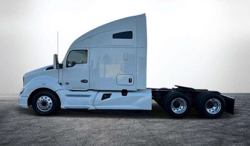 
								Used 2019 Kenworth T680 Sleeper in Miami Florida full									