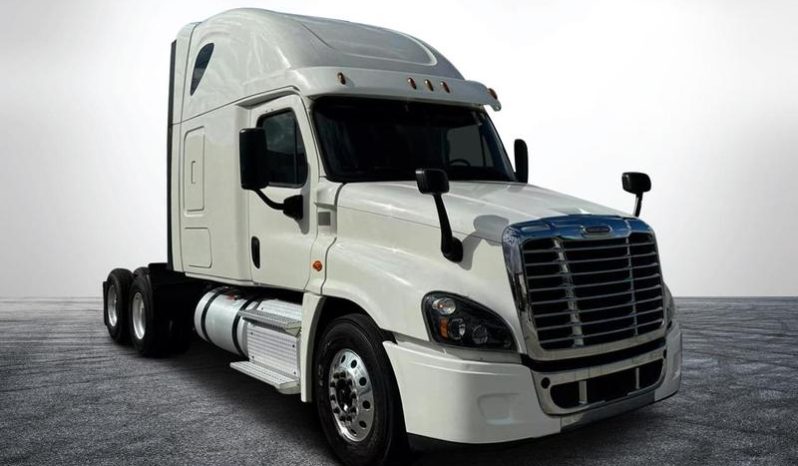 
								Used 2017 Freightliner Cascadia Sleeper in Miami Florida full									