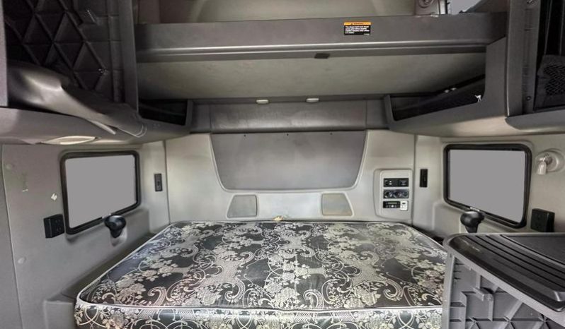 
								Used 2018 International LT 625 Sleeper in Miami Florida full									