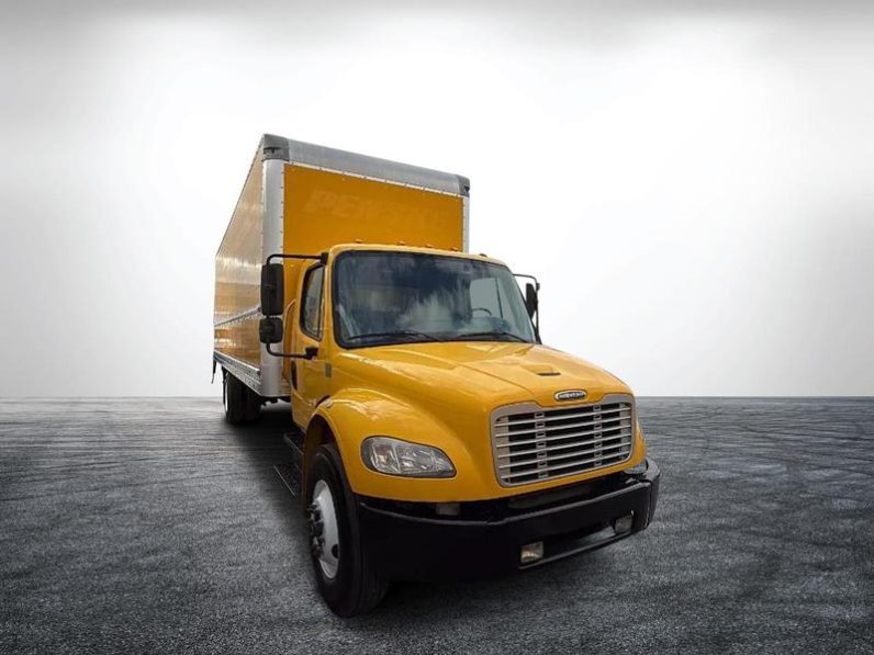 
								Used 2018 Freightliner M106 Box Truck in Miami Florida full									