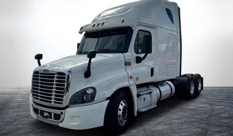 
								Used 2017 Freightliner Cascadia Sleeper in Miami Florida full									