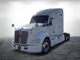 Used 2017 Kenworth T600 Sleeper in Miami Florida