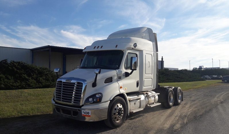 
								Used 2018 Freightliner Cascadia Sleeper in Shippensburg Pennsylvania full									