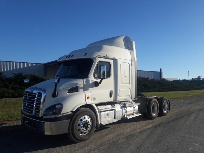 
								Used 2018 Freightliner Cascadia Sleeper in Shippensburg Pennsylvania full									