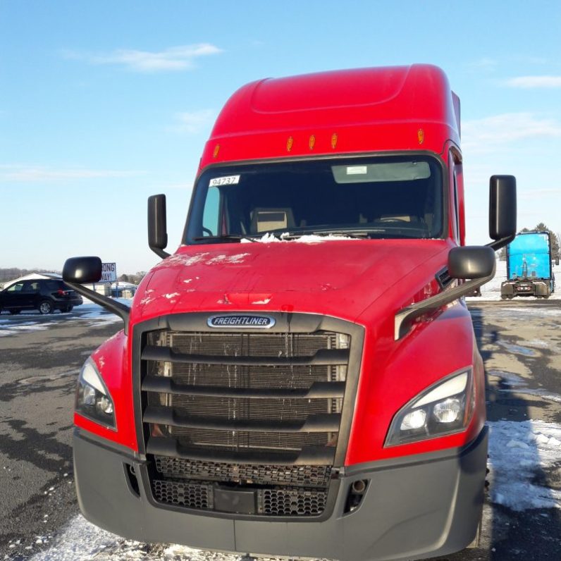 
								Used 2020 Freightliner Cascadia 113 Sleeper in Shippensburg Pennsylvania full									