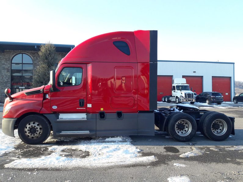 
								Used 2020 Freightliner Cascadia 113 Sleeper in Shippensburg Pennsylvania full									