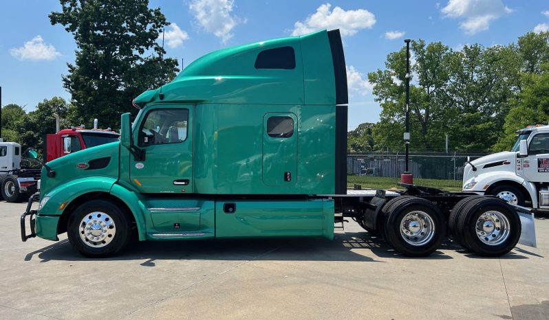 
								Used 2021 Peterbilt 579 Sleeper in Charlotte North Carolina full									