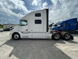 Used 2020 Volvo VNL64T760 Sleeper in Houston Texas